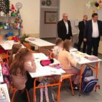 Predsednik GO Zemun u školama Busija i Batajnice