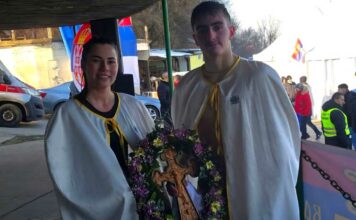 Bogojavljensko plivanje u Batajnici: Andrija Čubrilo ponovo prvi